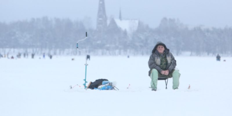 В Петербурге полностью запретили выход на лед