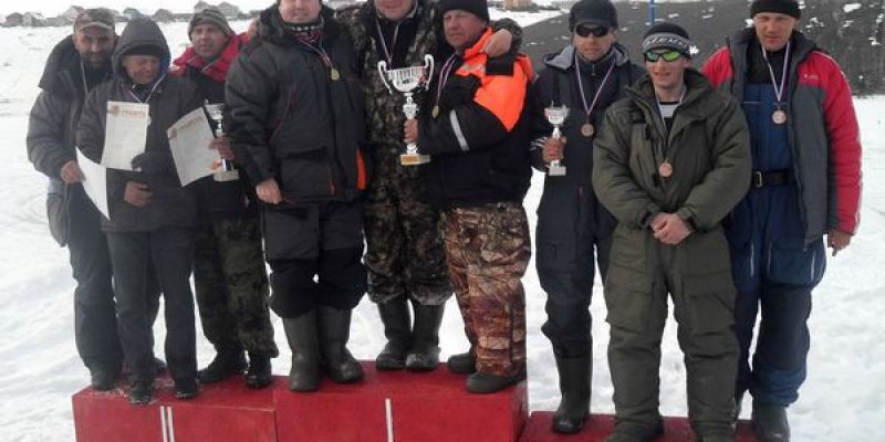 Соревнования по зимней блесне в  Усть-Катаве